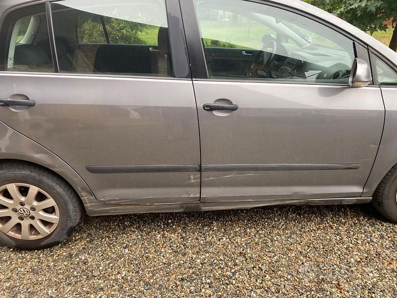 Usata VW Golf Plus Cross 101 CV (74 kW) 2005 Grigio Berlina
