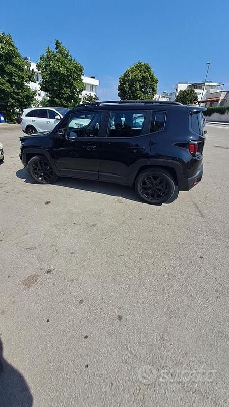 Używany Jeep Renegade Night Eagle 120 KM (88 kW) 2022 Czarny SUV