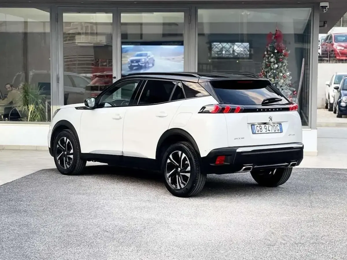 Usata Peugeot 2008 GT-line 131 CV (96 kW) 2020 Bianco SUV