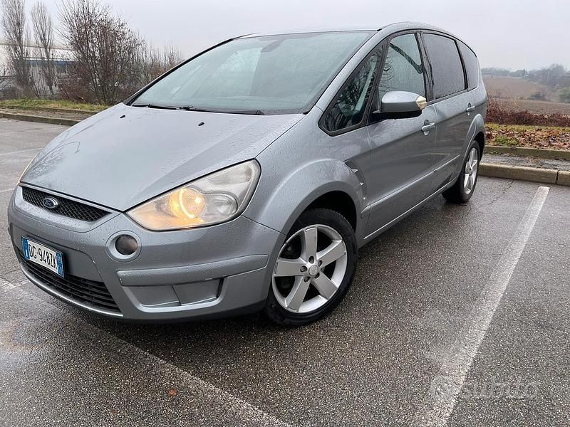 Grigio Usata 2007 Ford S-MAX Titanium Monovolume | 2300 € (Ottimo prezzo) - Immagine 1/4