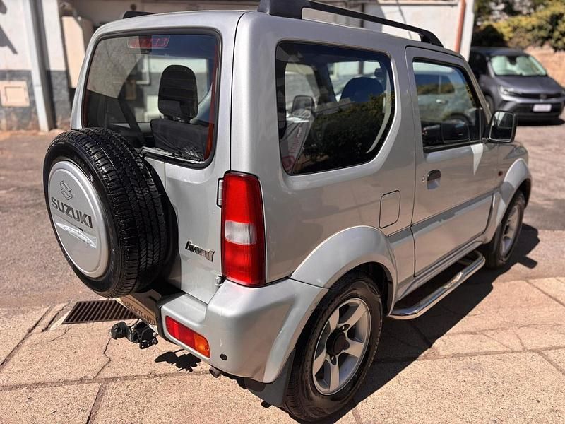 Usata Suzuki Jimny 82 CV (60 kW) 2001 Argento SUV