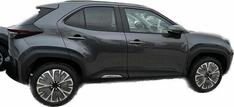 Usata Toyota Yaris Cross Trend 116 CV (85 kW) 2024 Grigio scuro metallizzato SUV