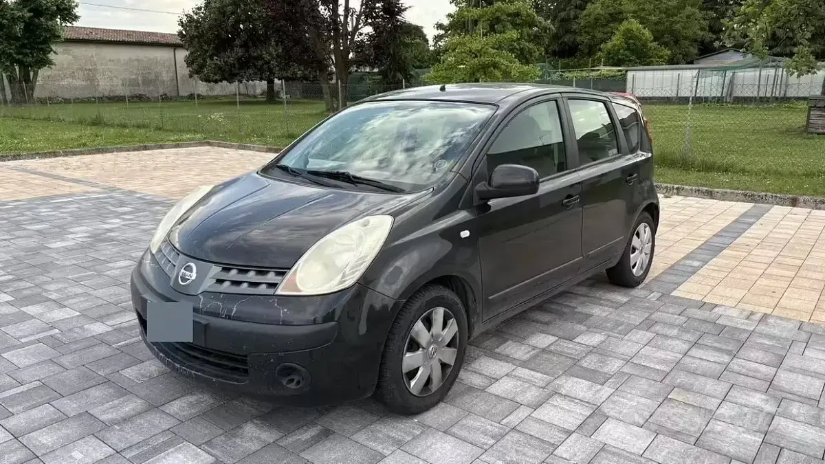 Usata Nissan Note Acenta 88 CV (64 kW) 2007 Nero Utilitaria