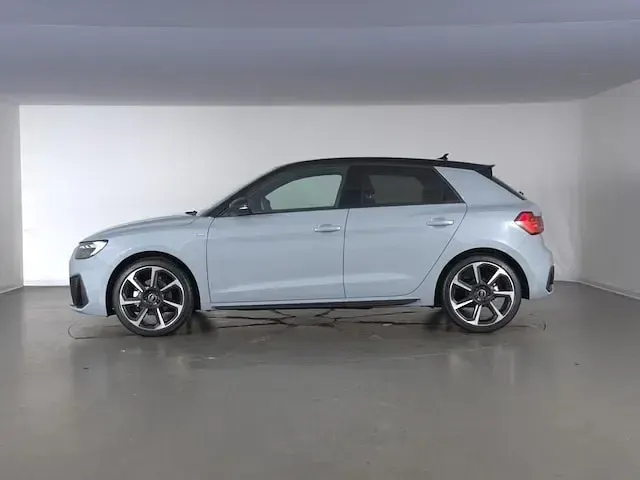 Nuova Audi A1 Sportback Comfort 116 CV (85 kW) 2026 Grigio freccia perla nero mito Utilitaria