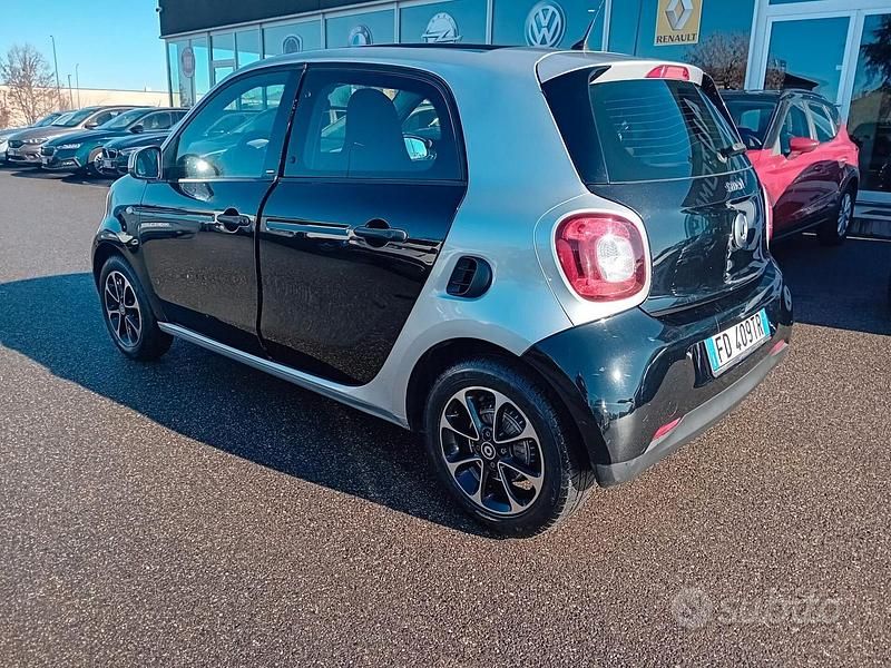 Usata Smart ForFour Passion 71 CV (52 kW) 2016 Nero Utilitaria