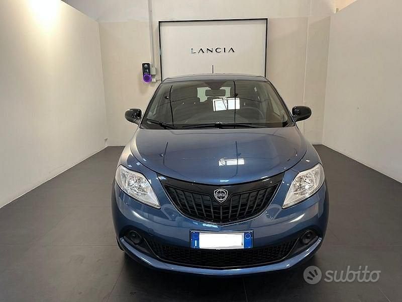 Usata Lancia Ypsilon Silver 70 CV (51 kW) 2023 Blu Utilitaria