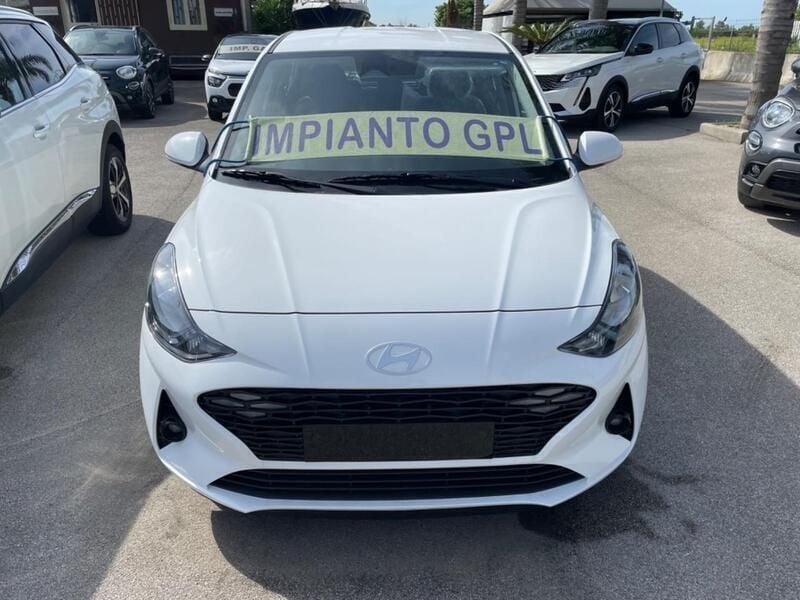 Usata Hyundai i10 65 CV (47 kW) 2024 Grigio Utilitaria