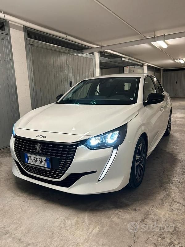 Bianco Usata 2023 Peugeot 208 Due volumi | 14.000 € - Immagine 1/4
