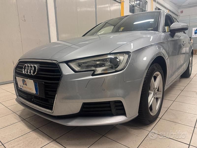 Usata Audi A3 Business 110 CV (80 kW) 2017 Grigio Berlina