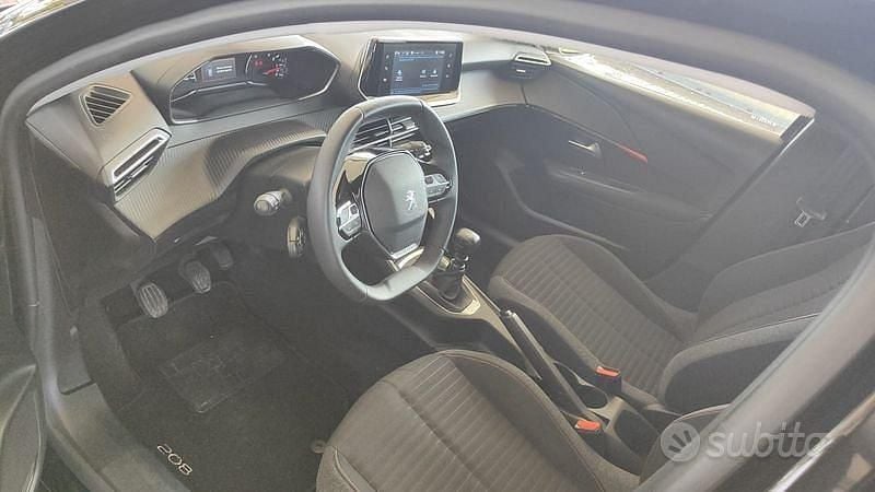 Usata Peugeot 208 Active 101 CV (74 kW) 2022 Nero Utilitaria