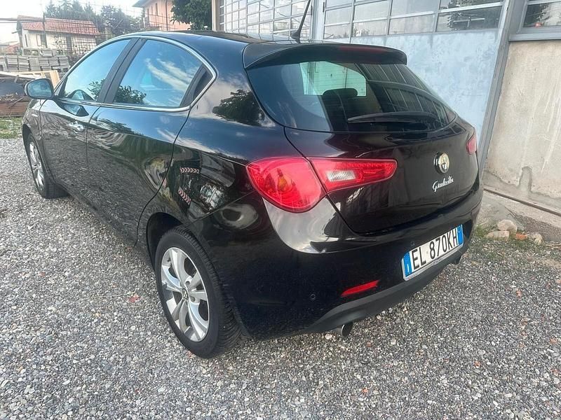 Usata Alfa Romeo Giulietta Distinctive 169 CV (124 kW) 2012 Nero Utilitaria