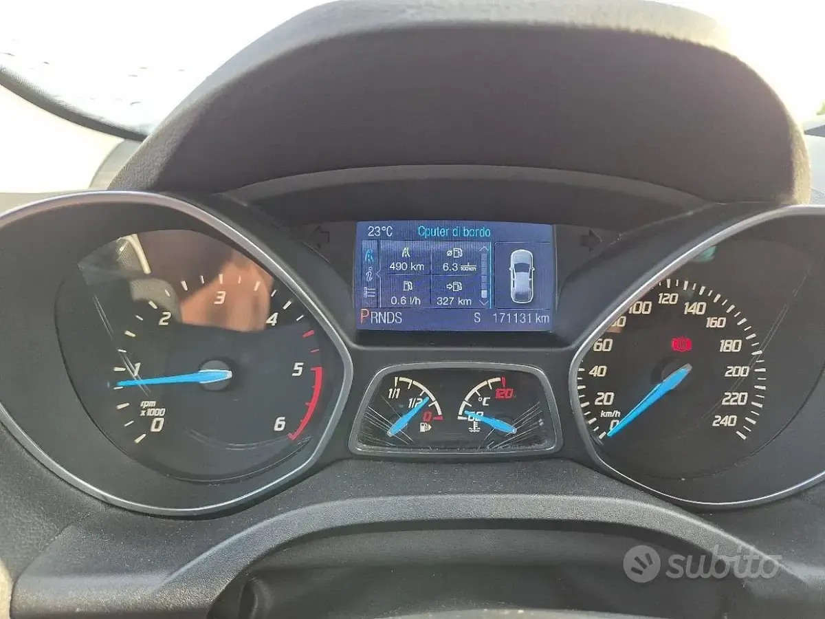 Usata Ford Kuga 163 CV (119 kW) 2013 Bianco SUV