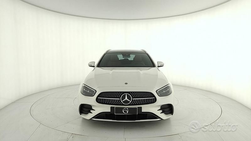 Usata Mercedes E400 Exclusive 330 CV (242 kW) 2023 Bianco Station wagon