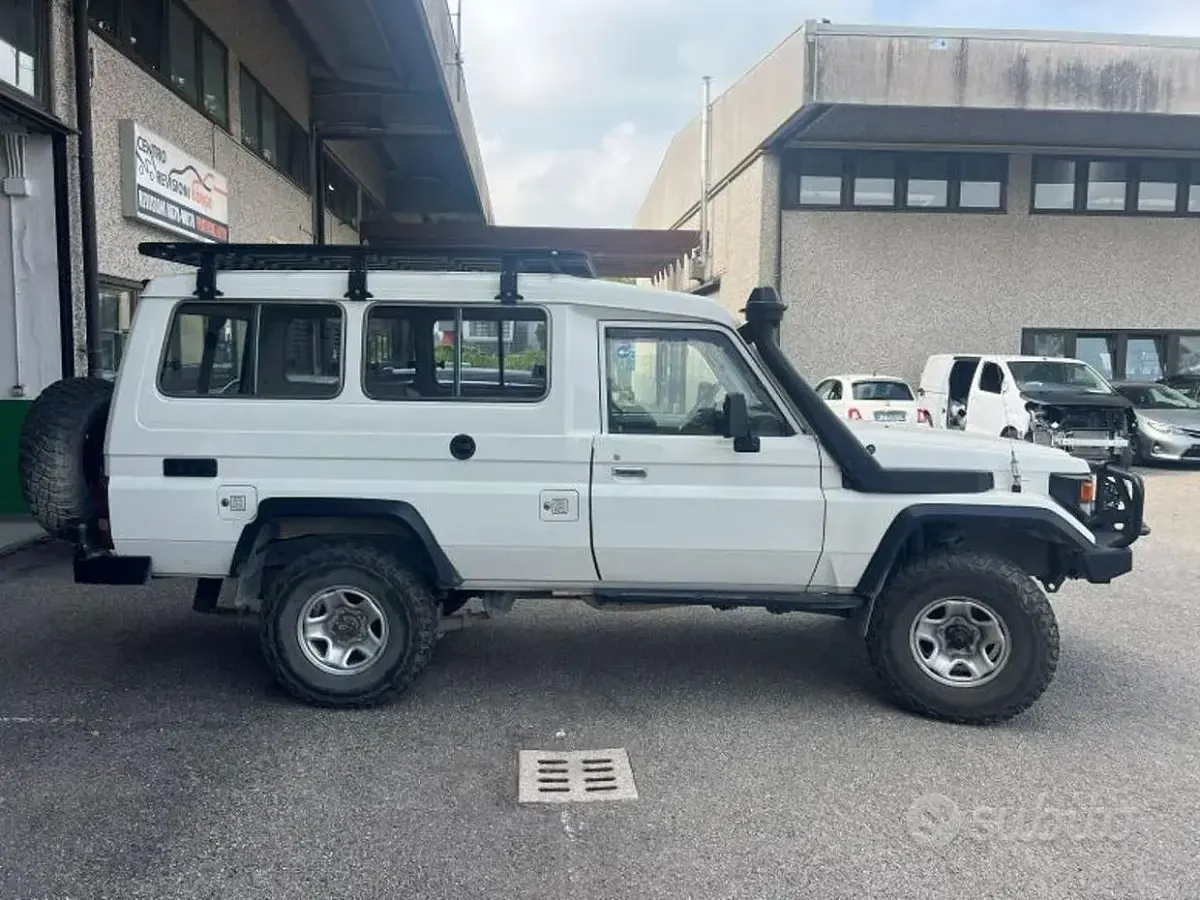 Usata Toyota Land Cruiser 131 CV (96 kW) 2004 Bianco SUV