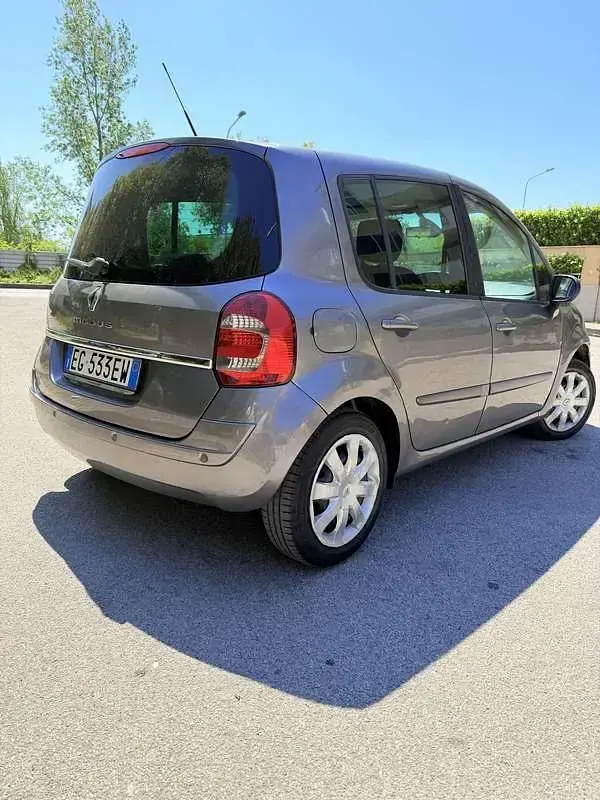 Usata Renault Modus Dynamique 75 CV (55 kW) 2011 Monovolume