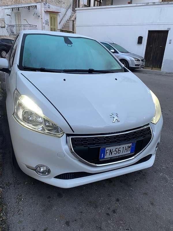 Occasion Peugeot 208 Active 92 ch (67 kW) 2014 Blanc Citadine