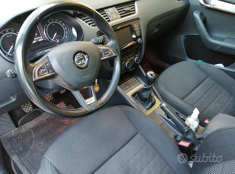 Usata Skoda Octavia Scout Scout 4x4 2015 Bianco Station wagon