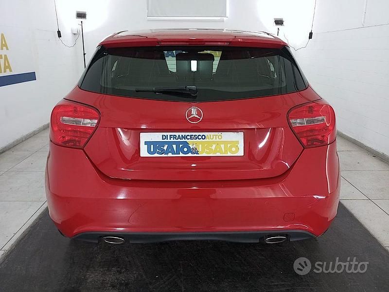 Usata Mercedes A180 109 CV (80 kW) 2013 Rosso metallizzato Berlina