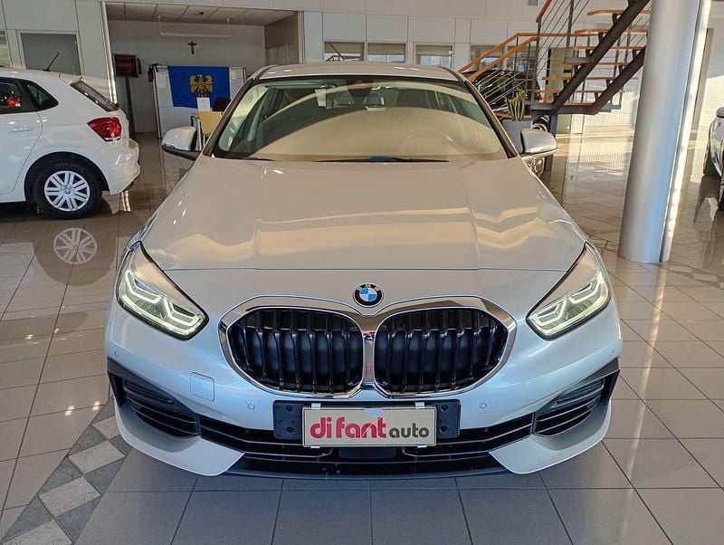 Brugt BMW 118 Sport Line 140 HK (102 kW) 2020 Sølv Hatchback
