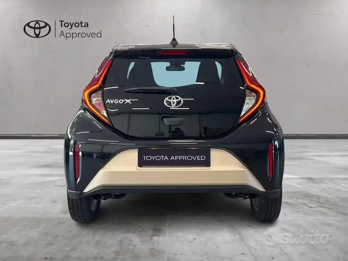Usata Toyota Aygo X Trend 72 CV (52 kW) 2022 Beige SUV