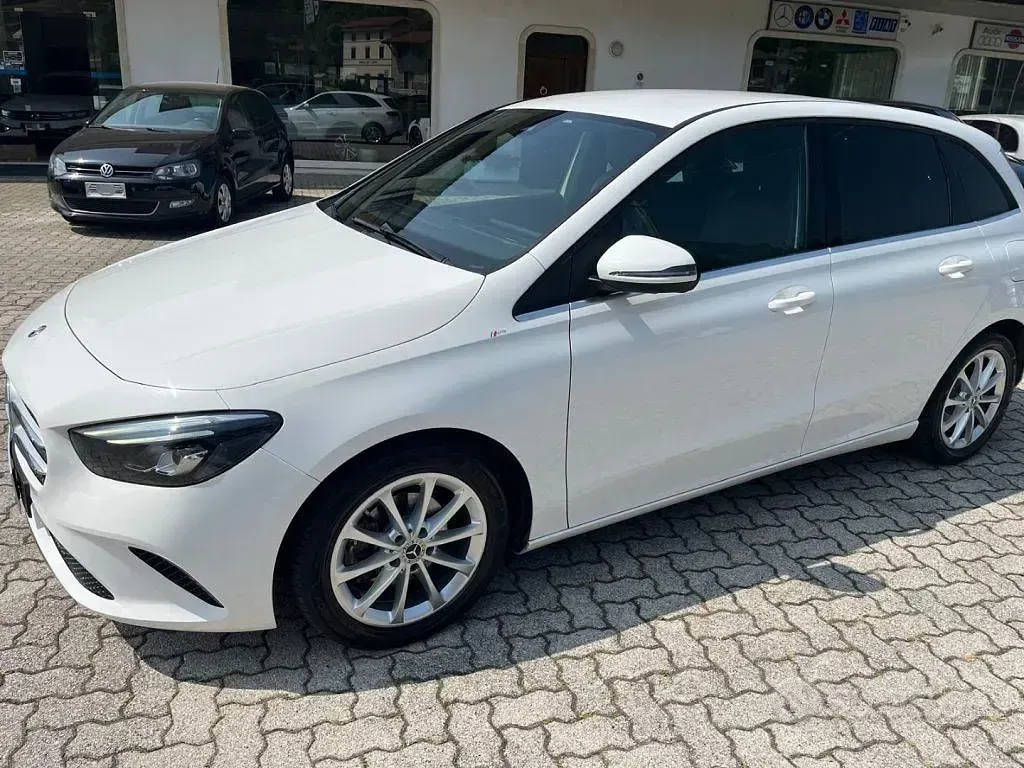 Usata Mercedes B180 Premium 116 CV (85 kW) 2019 Bianco Utilitaria