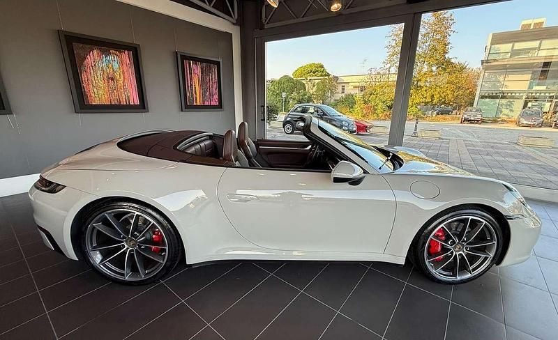 Usata Porsche 911 Carrera 4S Cabriolet 450 CV (330 kW) 2019 Gridio gesso Cabrio