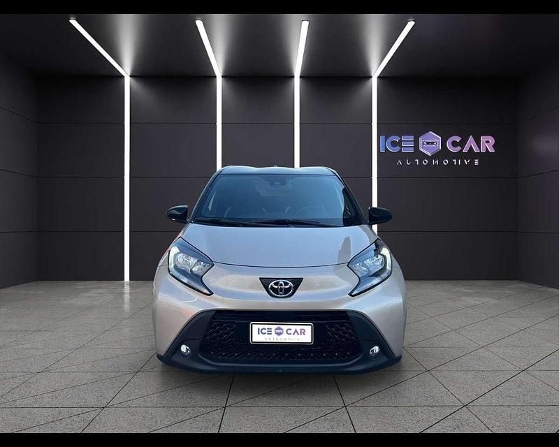 Usata Toyota Aygo X Trend 72 CV (52 kW) 2025 Beige SUV