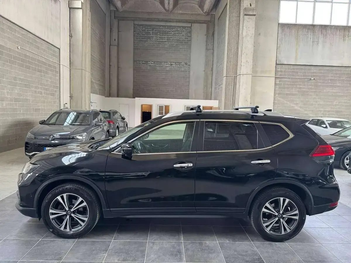 Usata Nissan X-Trail N-Connecta 131 CV (96 kW) 2017 Nero SUV