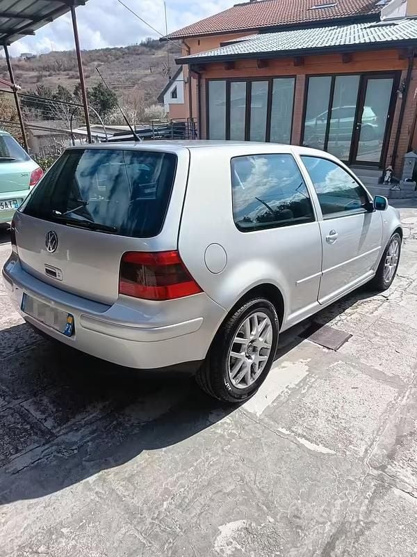 Usata VW Golf IV 116 CV (85 kW) 2000 Grigio Berlina