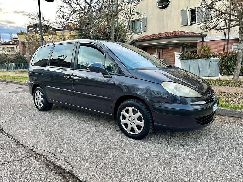 Usata Peugeot 807 2011 Marrone Monovolume