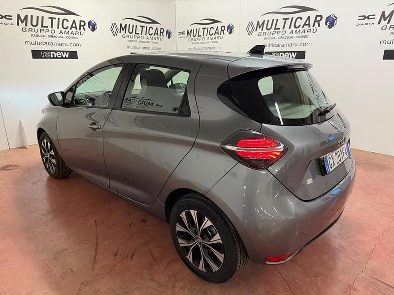 Usata Renault Zoe Evolution 100 kW (136 CV) 2024 Grigio Utilitaria