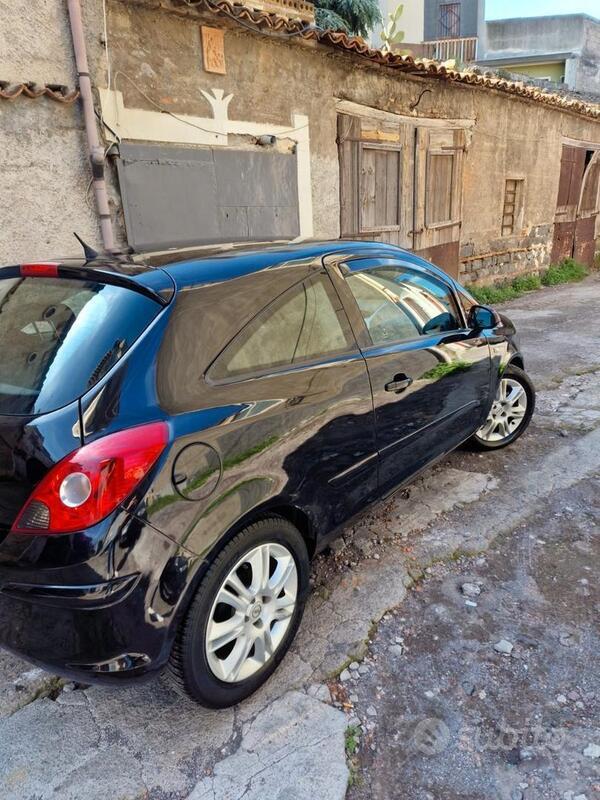 Usato 2007 Opel Corsa Diesel (4.000 €)