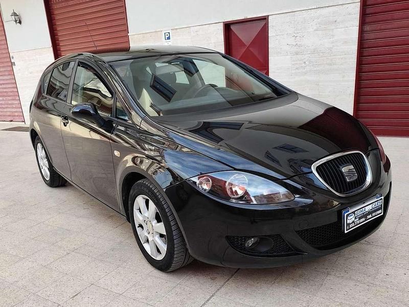 Nero Usata 2007 Seat Leon Stylance Tre volumi | 4490 € (Cara) - Immagine 1/4