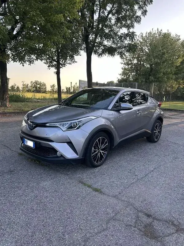 Usata Toyota C-HR Lounge 98 CV (72 kW) 2017 SUV