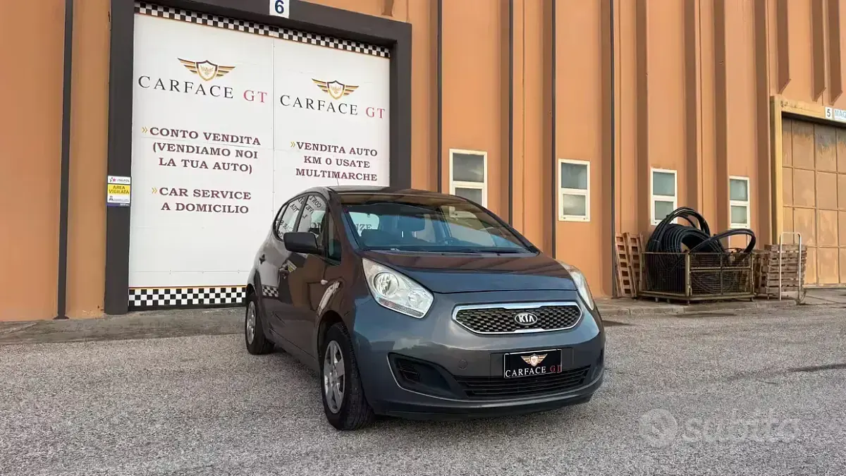 Usata Kia Venga 90 CV (66 kW) 2011 Grigio Utilitaria