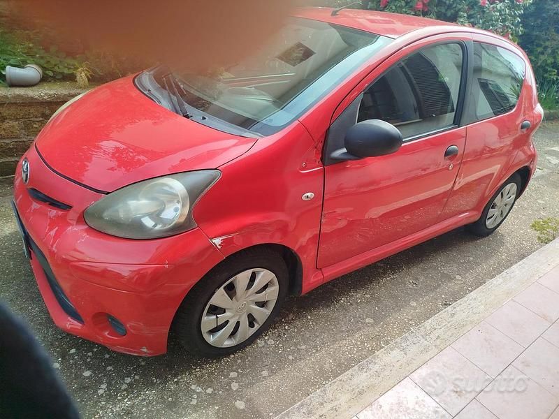 Usata Toyota Aygo 68 CV (50 kW) 2012 Utilitaria