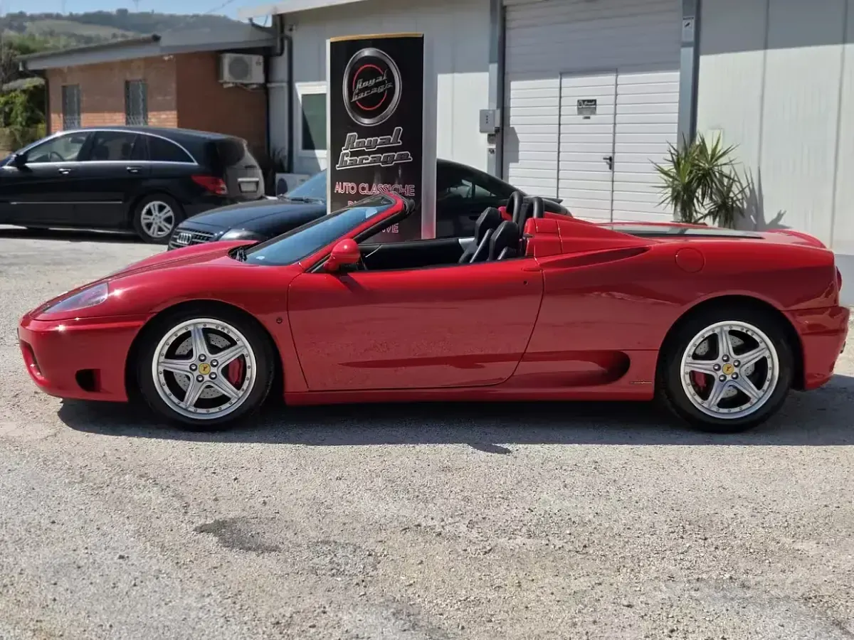 Usata Ferrari 360 400 CV (294 kW) 2003 Rosso Cabrio