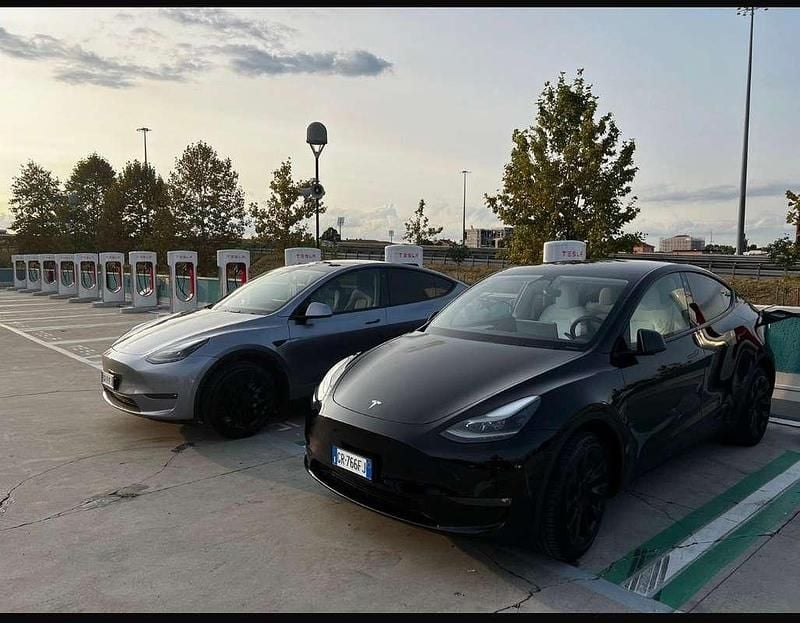 Usata Tesla Model Y 152 kW (208 CV) 2023 Nero SUV