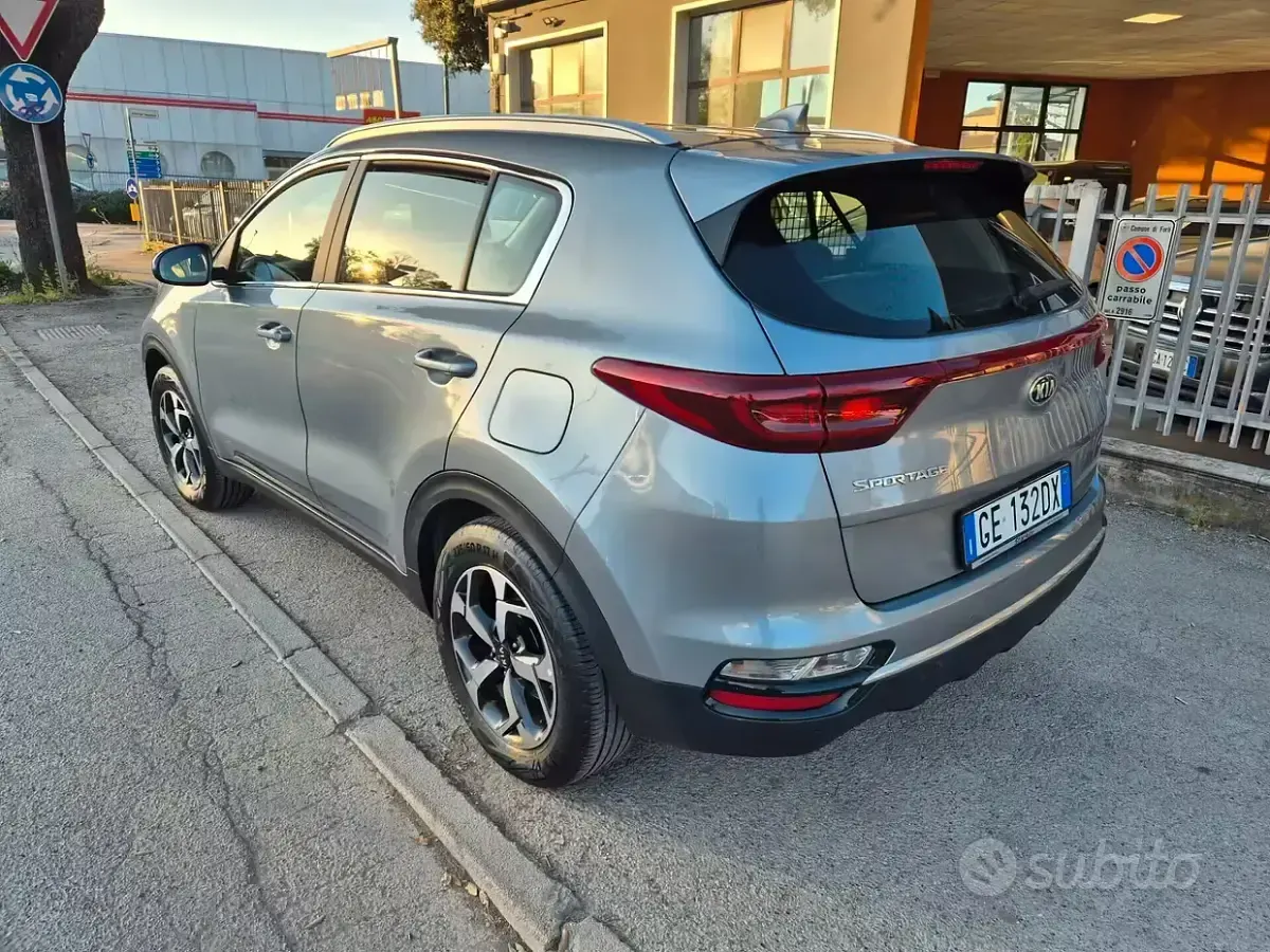 Usata Kia Sportage Style 115 CV (84 kW) 2021 Grigio SUV