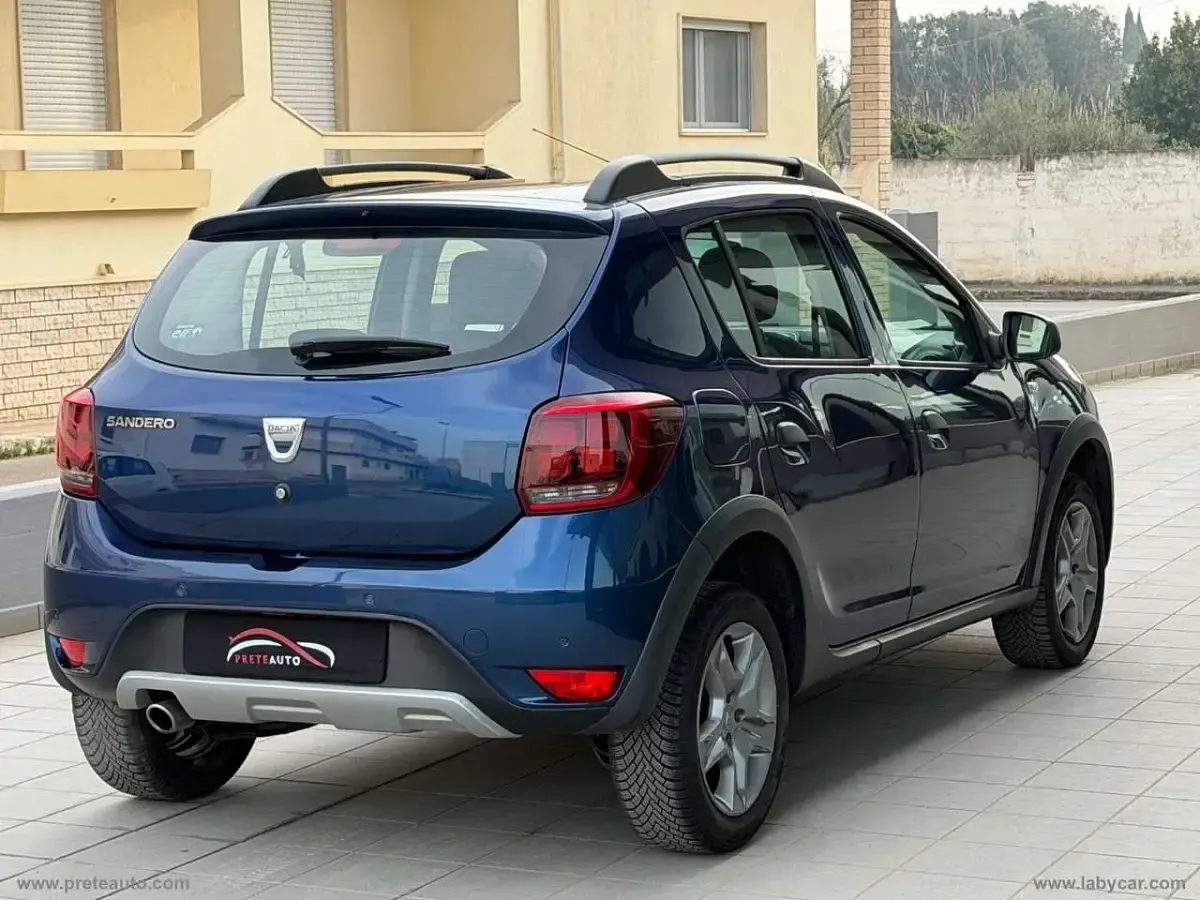 Usata Dacia Sandero Stepway 90 CV (66 kW) 2017 Blu/azzurro Berlina