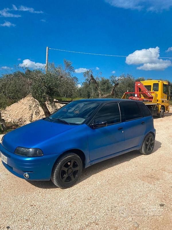 Usata Fiat Punto 73 CV (53 kW) 1999 Blu Utilitaria