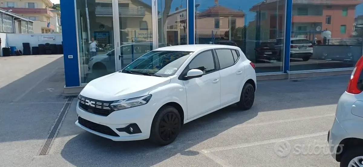 Usata Dacia Sandero Expression 101 CV (74 kW) 2025 Bianco SUV
