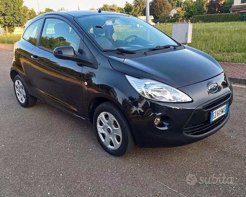 Usata Ford Ka 69 CV (50 kW) 2015 Nero Berlina