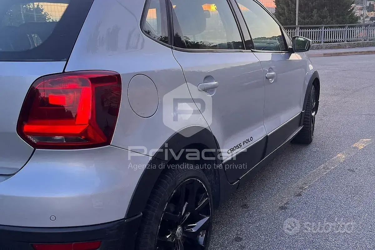 Usata VW Polo Cross 90 CV (66 kW) 2016 Grigio Utilitaria