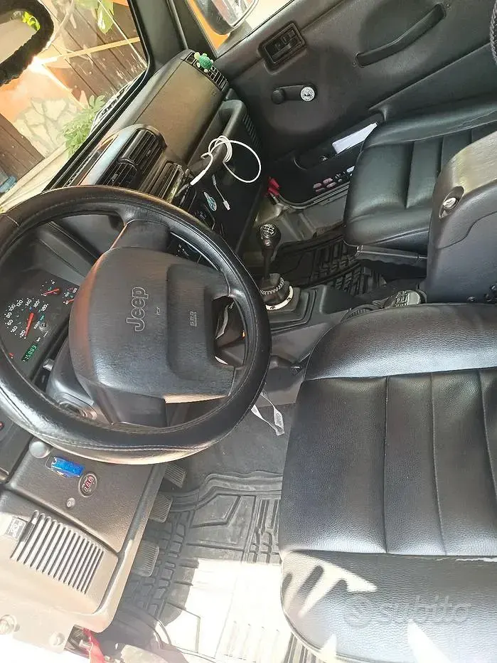 Usata Jeep Wrangler Sport 143 CV (105 kW) 2004 Grigio SUV