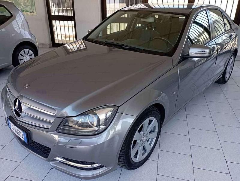 Usata Mercedes C200 136 CV (100 kW) 2011 Grigio Berlina