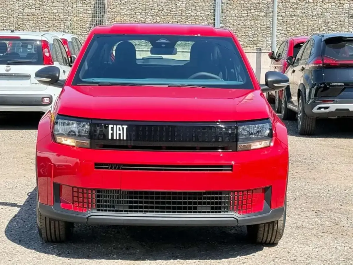 Ny Fiat Grande Panda Pop 101 HK (74 kW) 2026 Blå Halvkombi