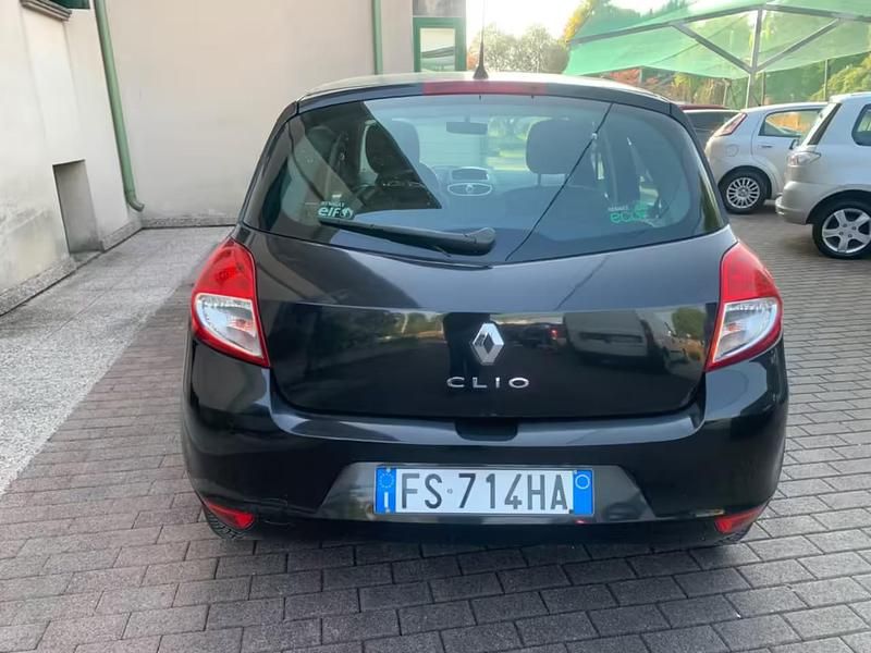 Usata Renault Clio II 74 CV (54 kW) 2011 Nero Berlina