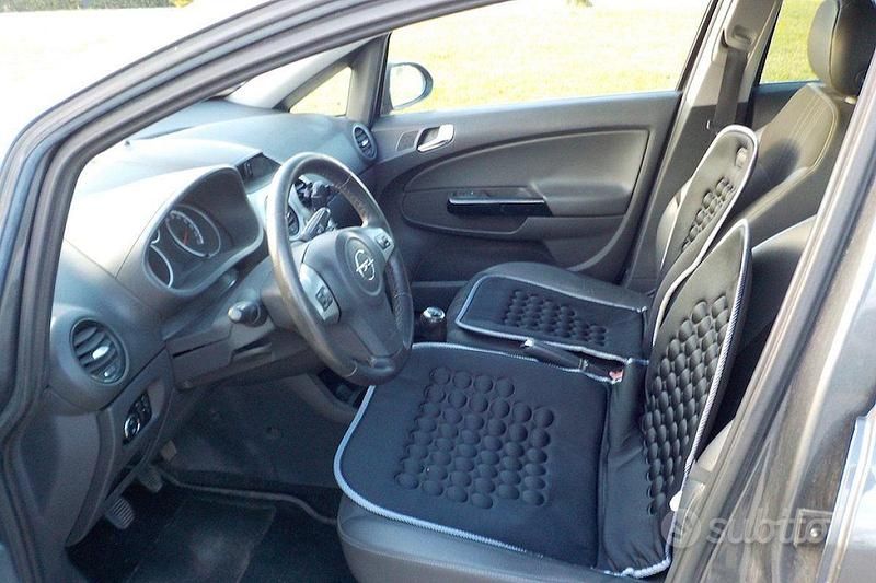 Usata Opel Corsa 75 CV (55 kW) 2013 Grigio Berlina