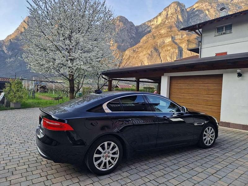 Usata Jaguar XE R-Sport 179 CV (131 kW) 2018 Nero Berlina